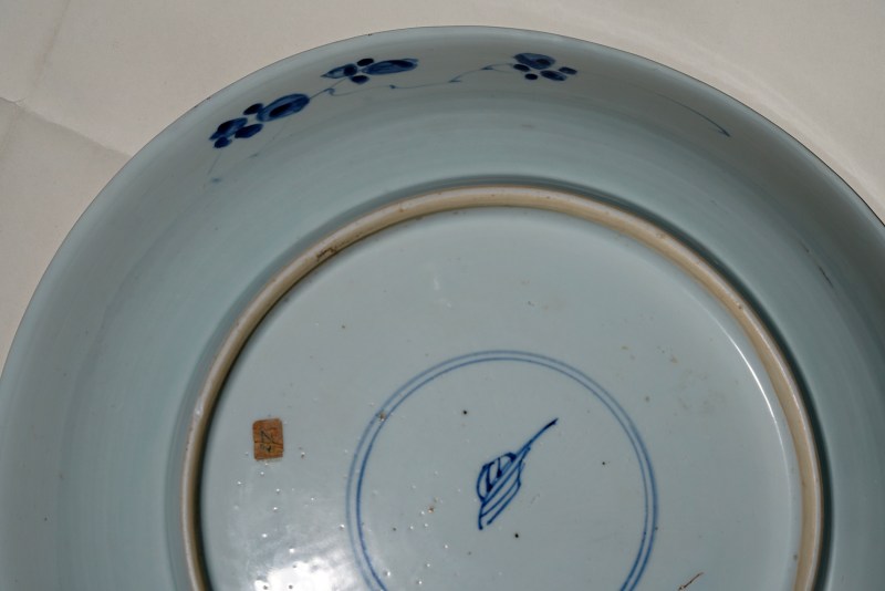 清康熙 青花缠枝牡丹纹大盘 - 图6