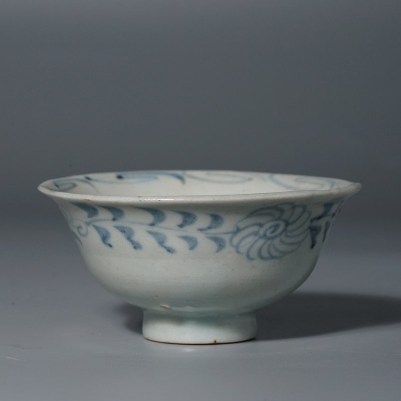 元 青花缠枝菊寿字纹杯 - 图2