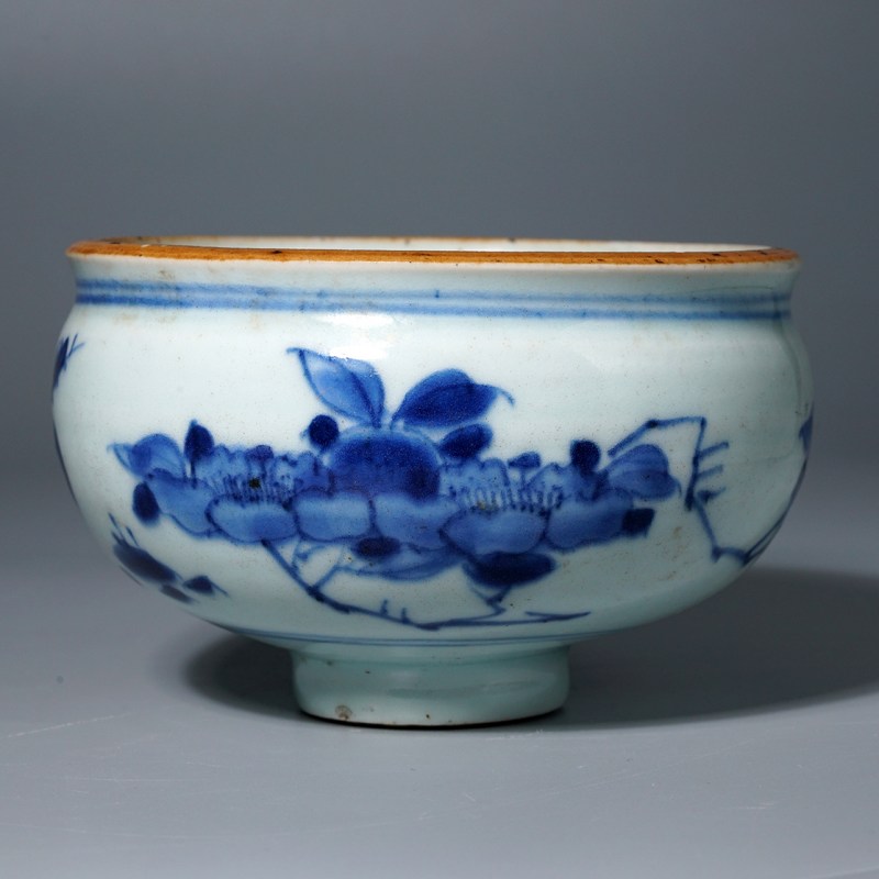 清顺治 青花折枝花卉纹净水碗 - 图3