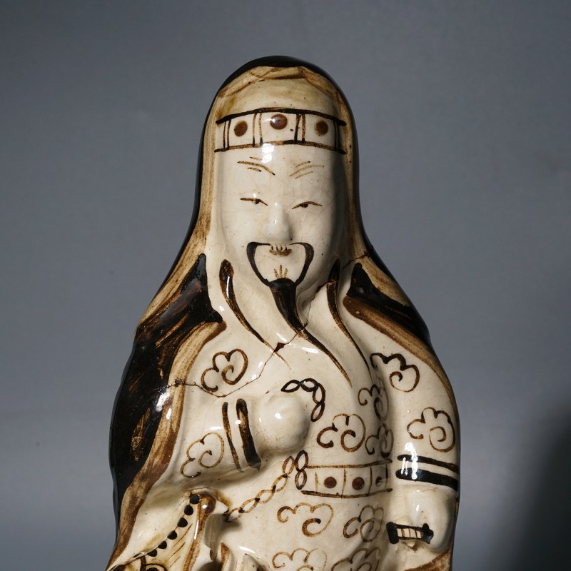 清 白地褐彩禹王锁蛟像 - 图2