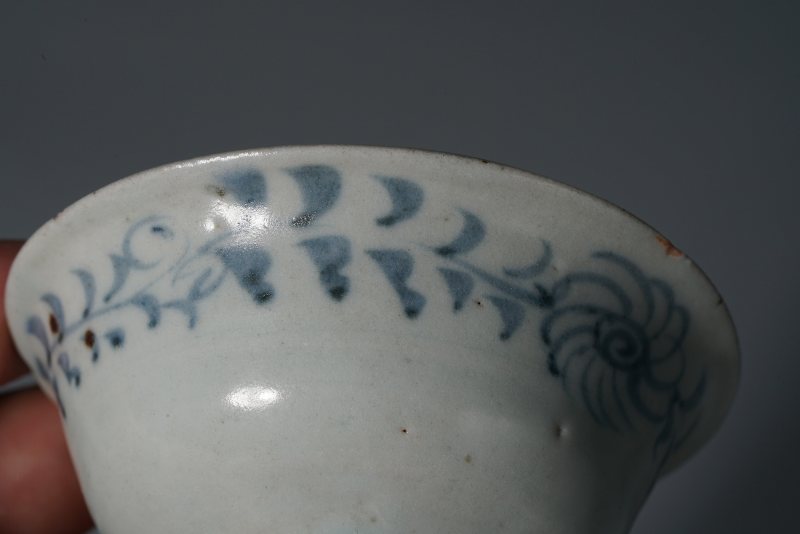 元 青花缠枝菊寿字纹杯 - 图11