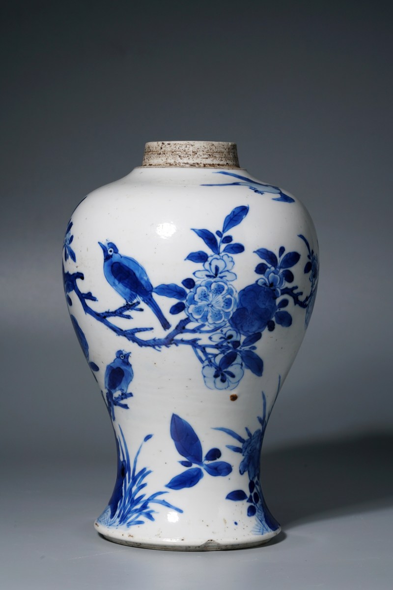 清康熙 青花雉鸡牡丹纹广口梅瓶（配盖） - 图4