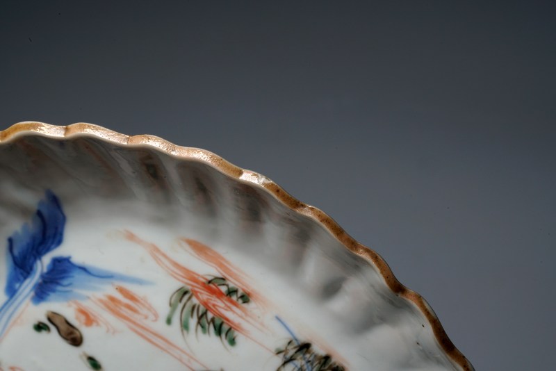 明天启 斗彩观瀑图菊瓣盘 - 图8