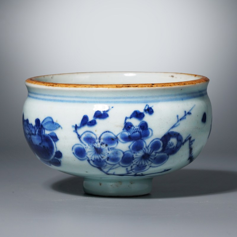 清顺治 青花折枝花卉纹净水碗 - 图1