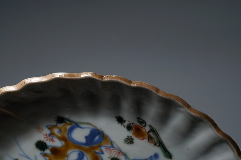 明天启 斗彩观瀑图菊瓣盘 - 图10