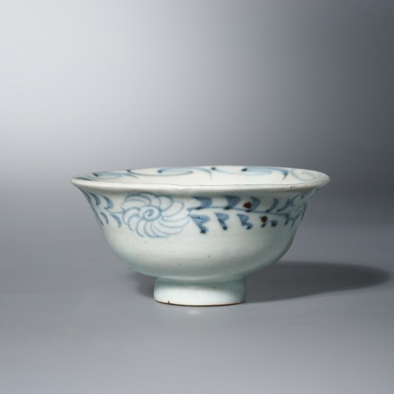 元 青花缠枝菊寿字纹杯 - 图1