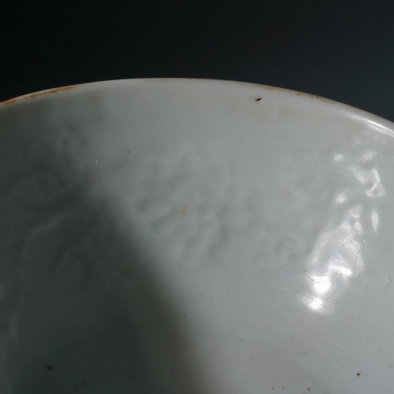 明 白釉模印缠枝莲纹高足碗 - 图11