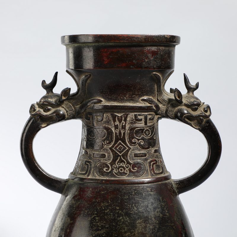 明 “邦福寺置”款铜饕餮纹双龙耳瓶 - 图7