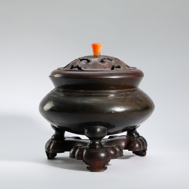 明 铜三足弦纹炉（带座盖）
