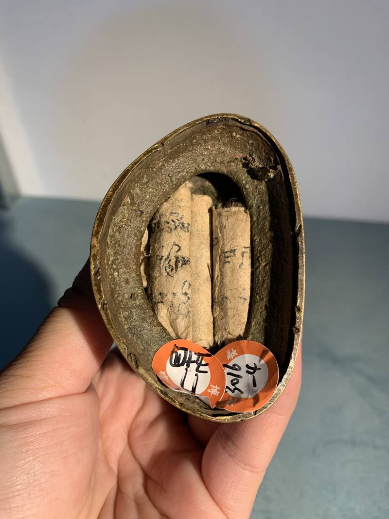 清乾隆 铜鎏金三面八臂尊胜佛母坐像（原装藏） - 图14