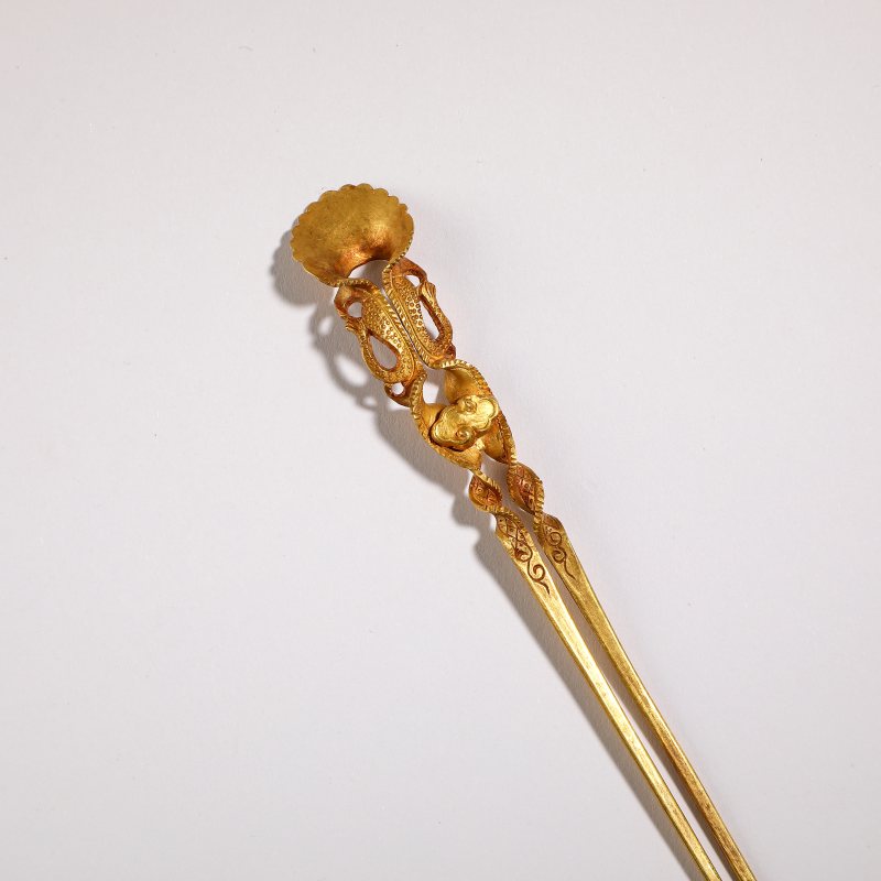 明 金双龙纹花首钗 - 图3
