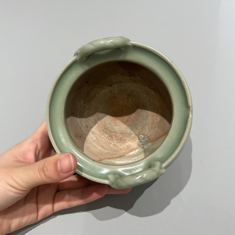 明宣德 龙泉窑梅子青釉绳耳三足炉 - 图6