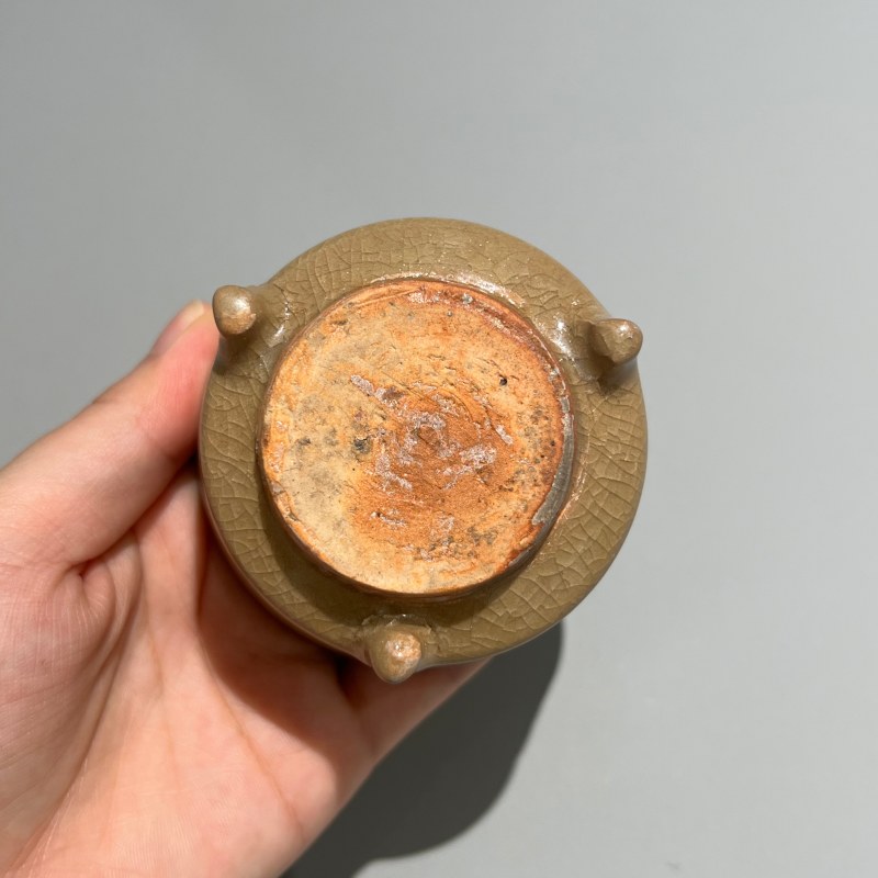 明代 龙泉窑米黄釉弦纹炉 - 图6