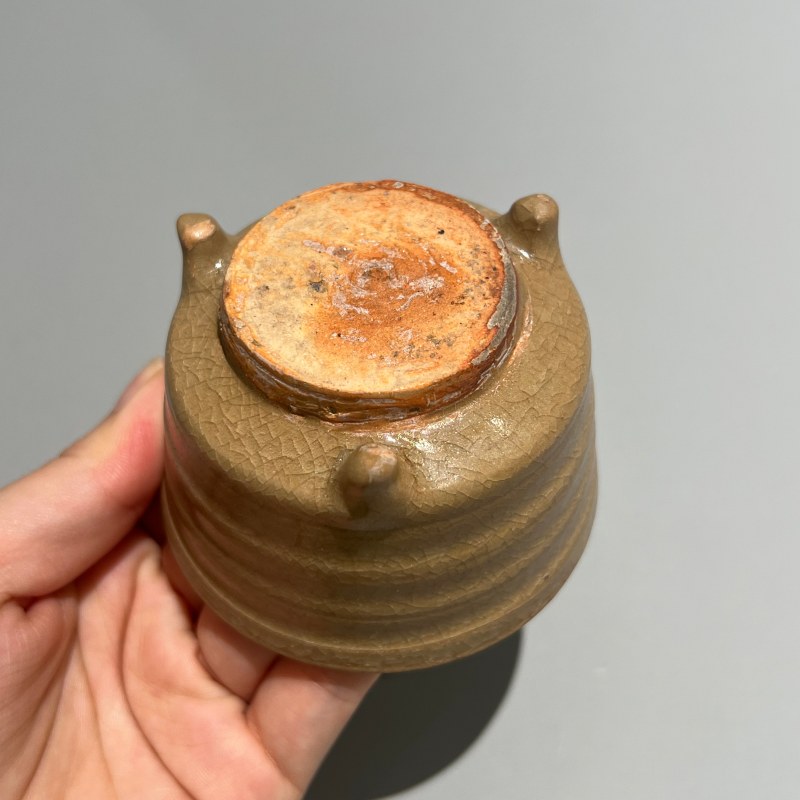 明代 龙泉窑米黄釉弦纹炉 - 图7