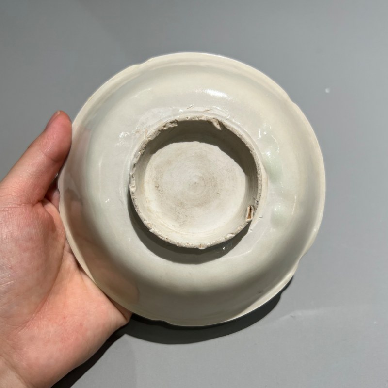 明代 白釉花口洗 - 图7