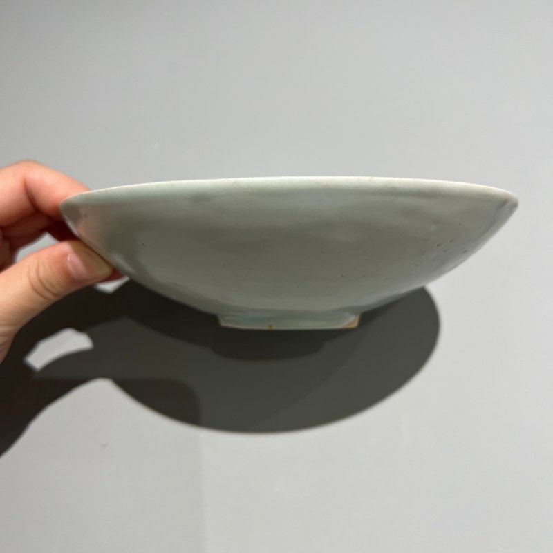 明代 卵白釉刻花盘 - 图4
