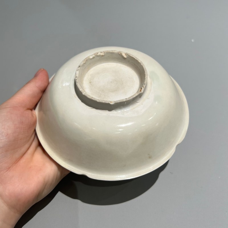 明代 白釉花口洗 - 图8