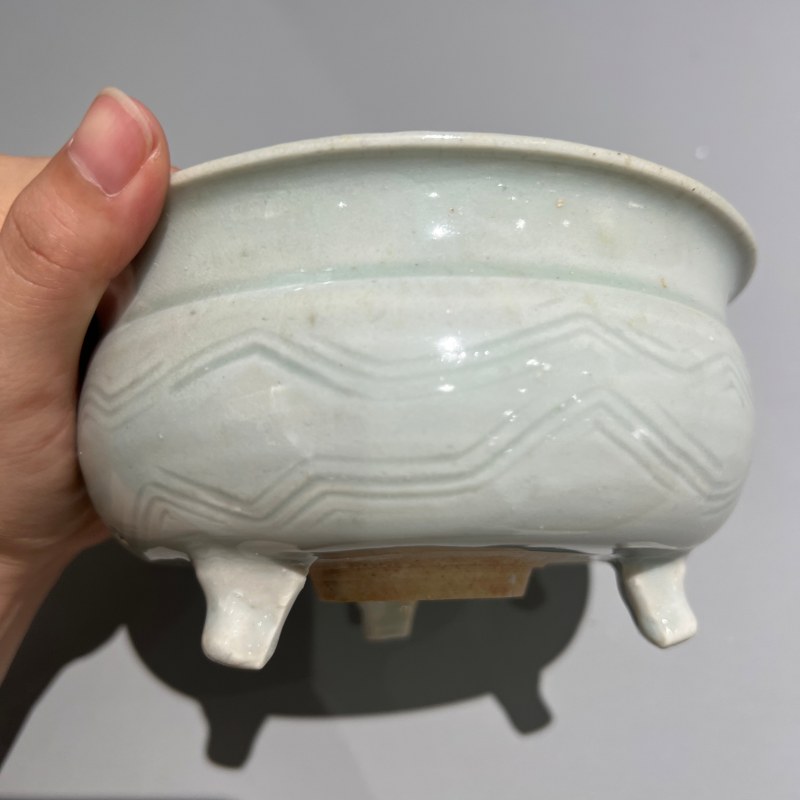 明代 青釉三足炉 - 图7