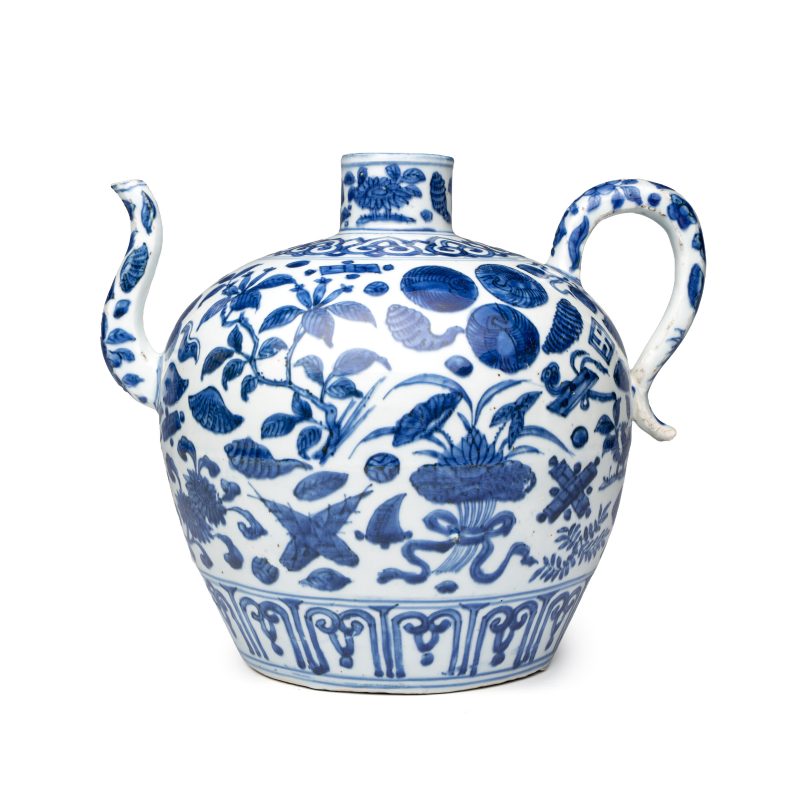 A Chinese blue and white 'Flowers and Auspicious Emblems' ewer - 图2