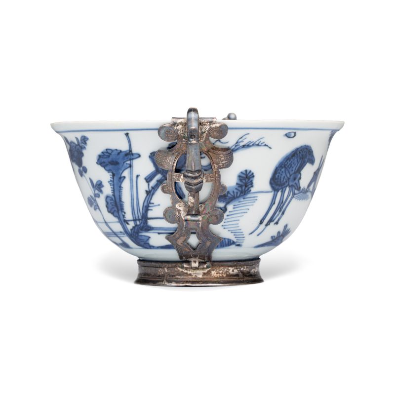 A Chinese blue and white silver-mounted 'Monkeys and Deer' bowl - 图2