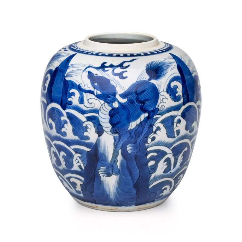 A pair of Chinese blue and white 'Mythical Beast' jars with later wooden covers and stands - 图3