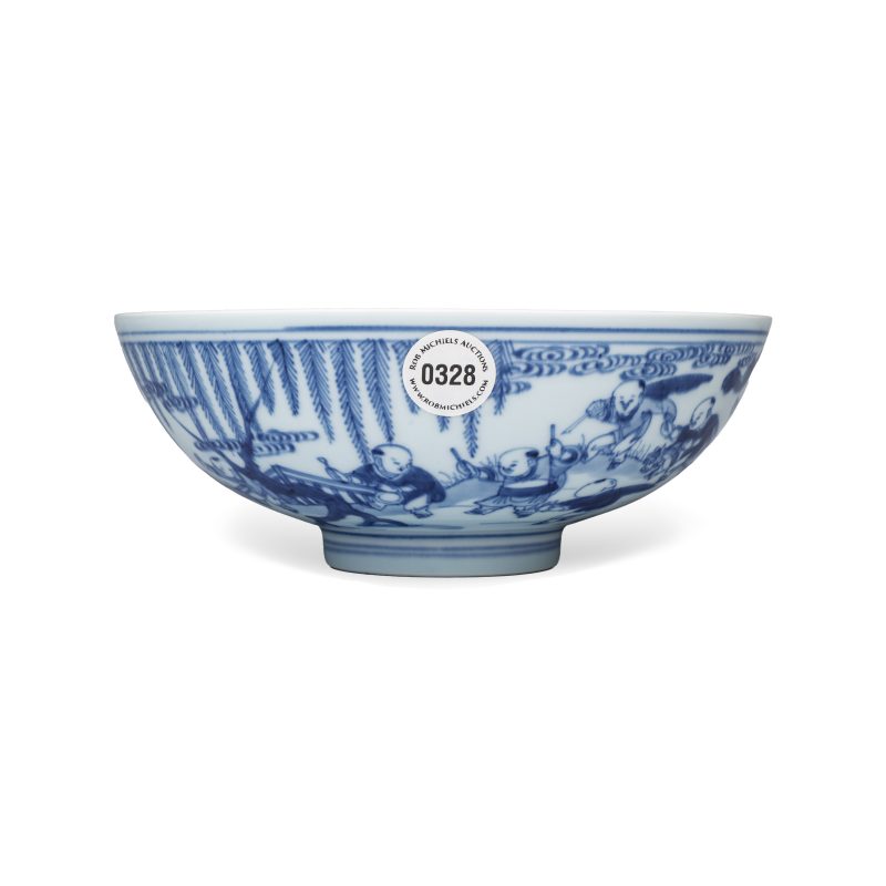 A Chinese blue and white 'Playing Boys' bowl - 图5