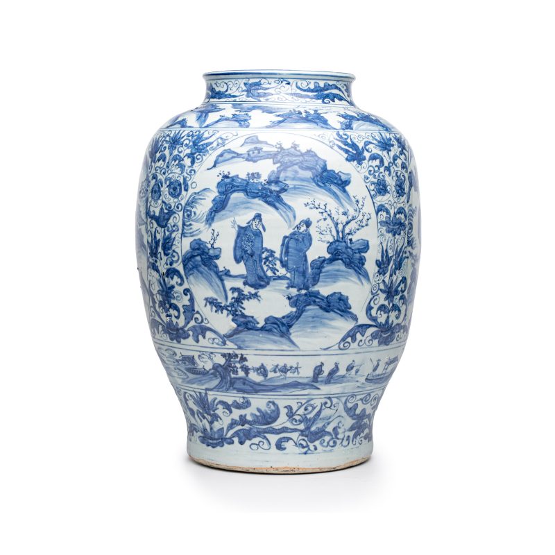An exceptional pair of large Chinese blue and white 'Dignitaries and Warriors' vases - 图8