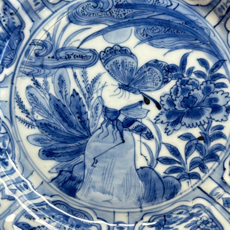 A Chinese blue and white 'Grasshopper and Butterfly' plate - 图8