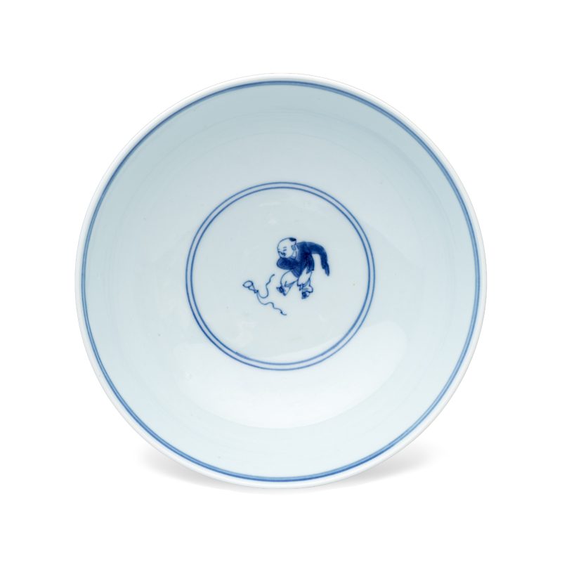 A Chinese blue and white 'Playing Boys' bowl - 图6