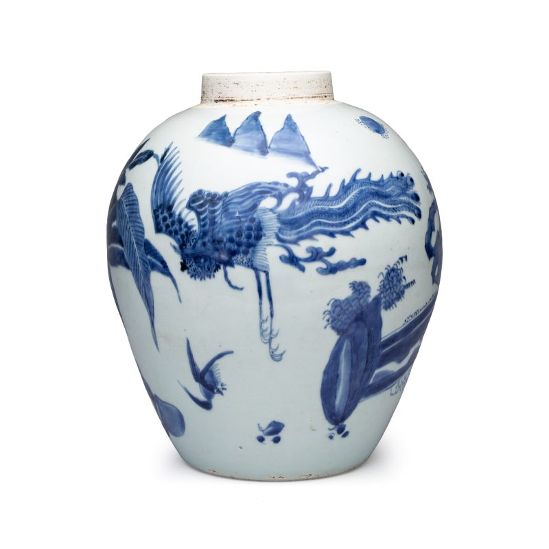 A Chinese blue and white 'Qilin, Phoenix and Magpie' jar - 图3