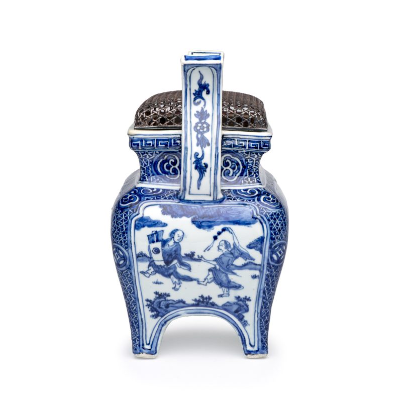 A Chinese inscribed blue and white two-handled 'Immortals' censer - 图3