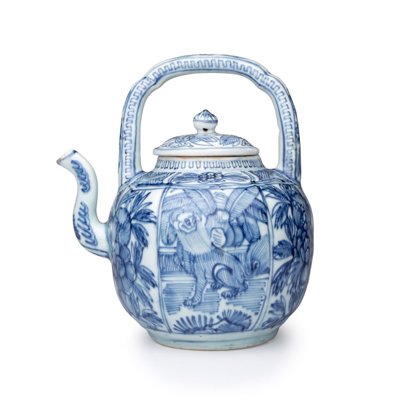A Chinese blue and white wine pot and cover - 图2