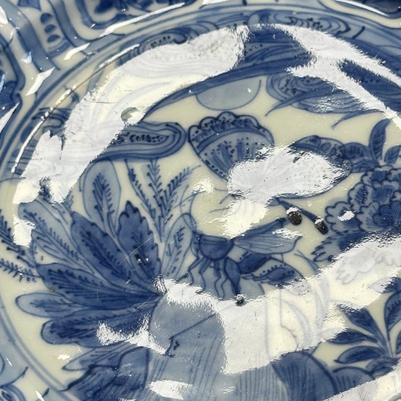 A Chinese blue and white 'Grasshopper and Butterfly' plate - 图9