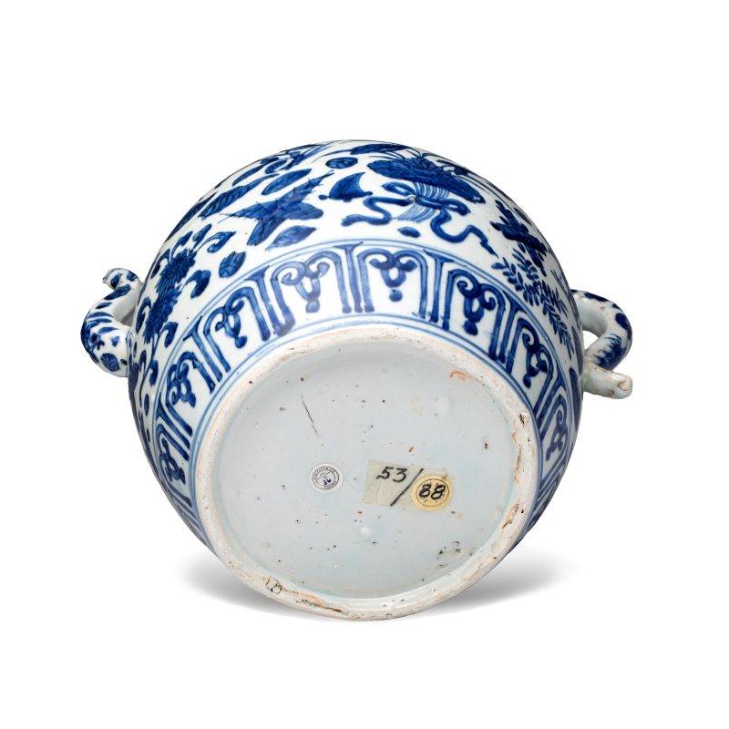 A Chinese blue and white 'Flowers and Auspicious Emblems' ewer - 图7