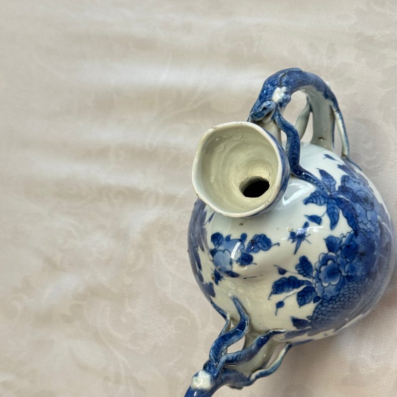 A Chinese blue and white peach-shaped cadogan-type wine pot - 图24