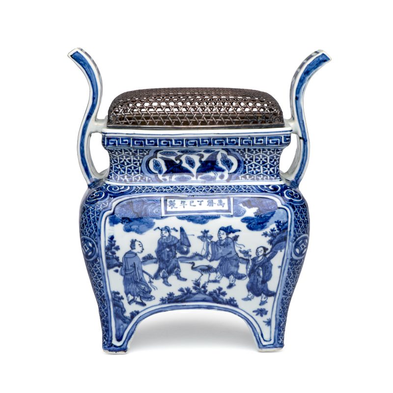 A Chinese inscribed blue and white two-handled 'Immortals' censer - 图4