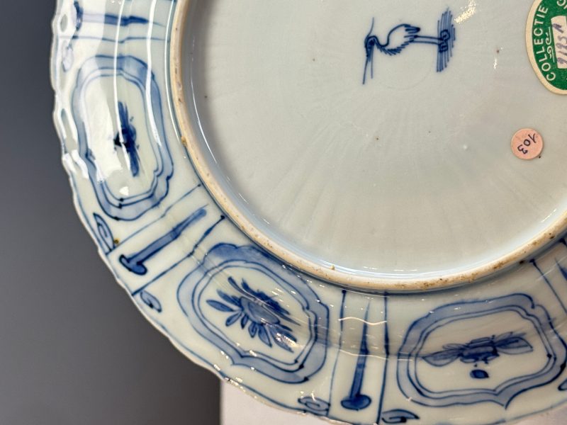 A rare Chinese blue and white 'Grasshopper' plate - 图18