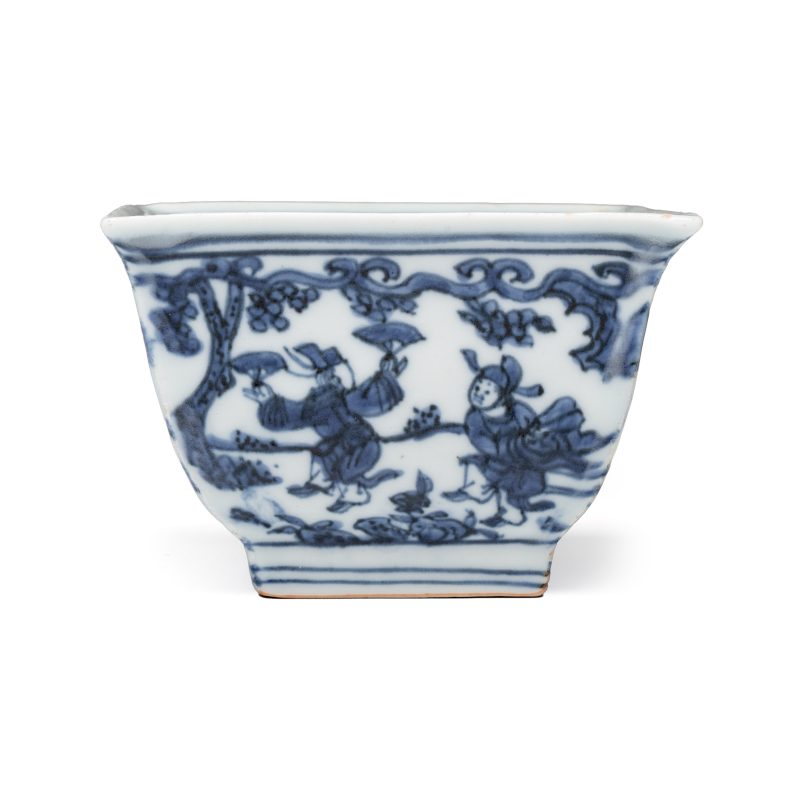 A Chinese blue and white square bowl with figural design - 图3