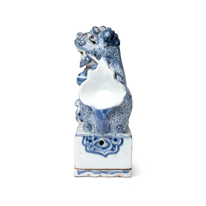 A Chinese blue and white ko-sometsuke 'Buddhist Lion' incense burner - 图3