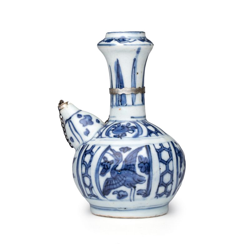 A silver-mounted Chinese blue and white 'Cranes' miniature kendi - 图2