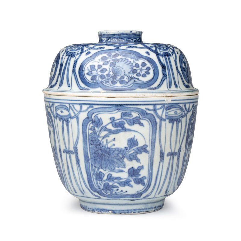 A Chinese blue and white 'Crow' cup or bowl and cover, Hatcher Cargo - 图4