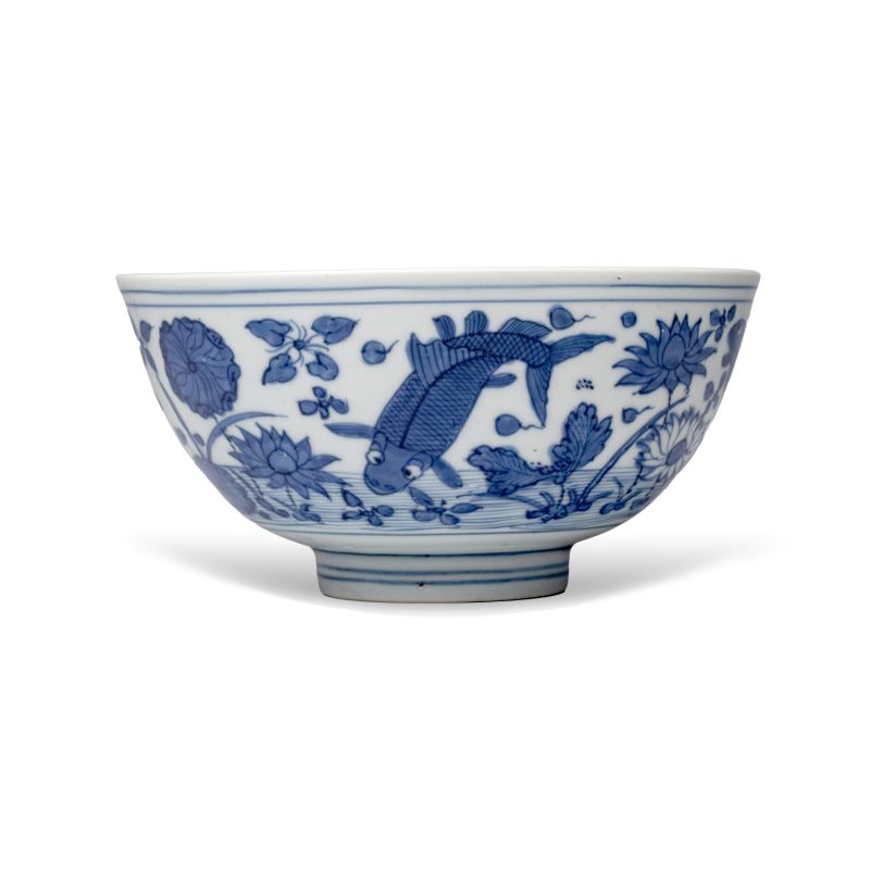 A Chinese blue and white 'Carps' bowl - 图4