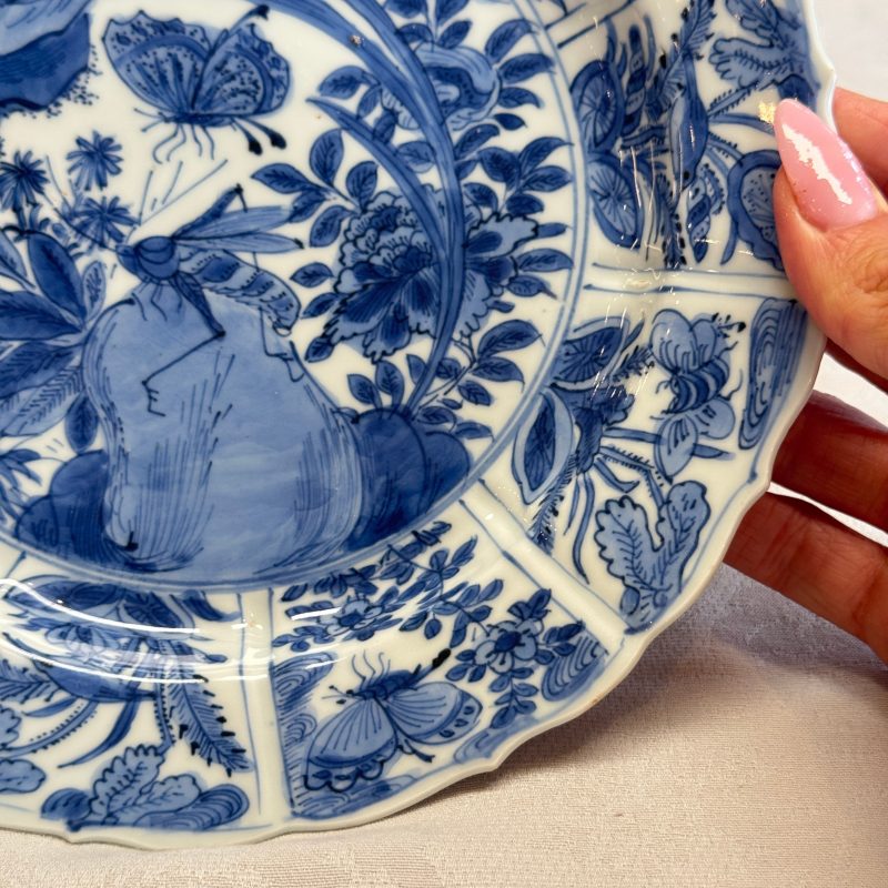 A Chinese blue and white 'Grasshopper and Butterfly' plate - 图7