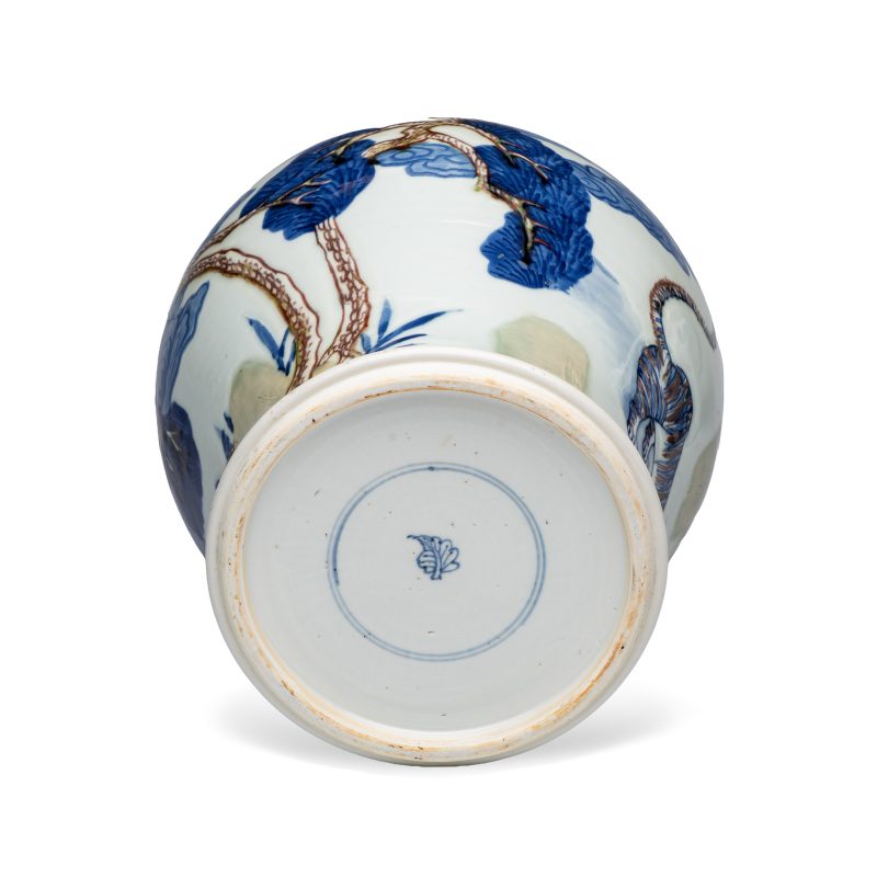 A pair of Chinese underglaze-blue, copper-red and celadon-glazed 'Dragon and Tiger' vases and covers - 图7