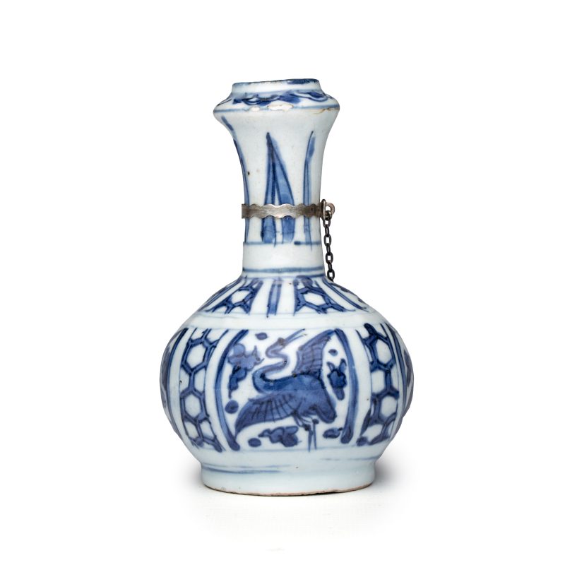 A silver-mounted Chinese blue and white 'Cranes' miniature kendi - 图3