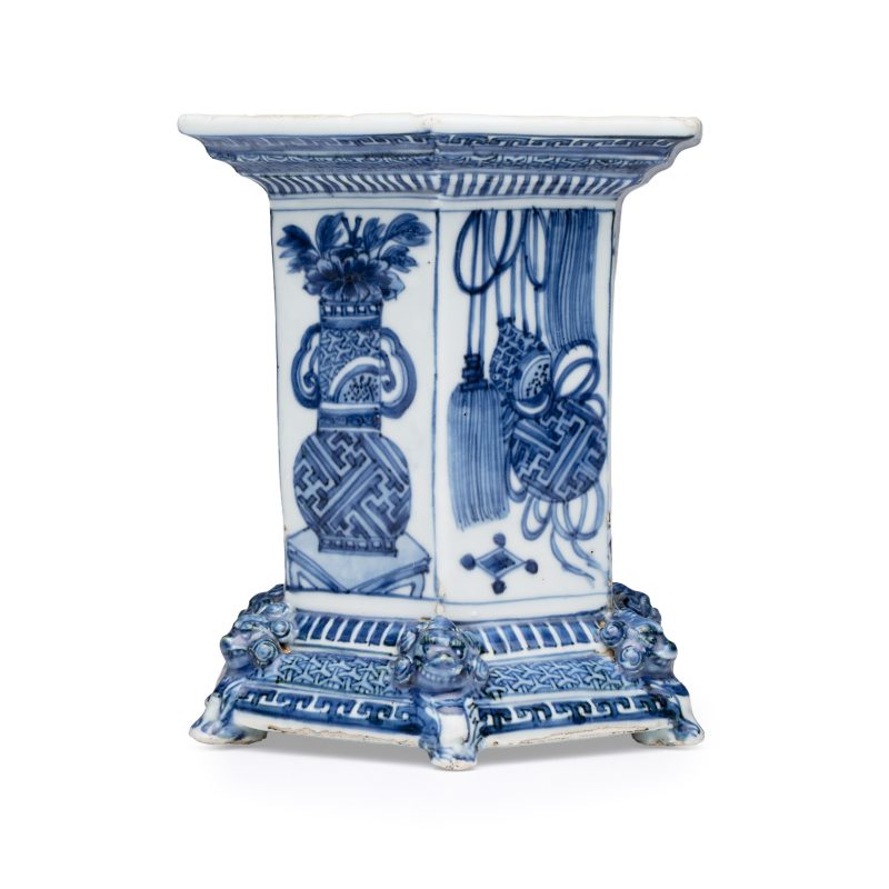 An extremely rare Chinese blue and white hexagonal salt - 图4