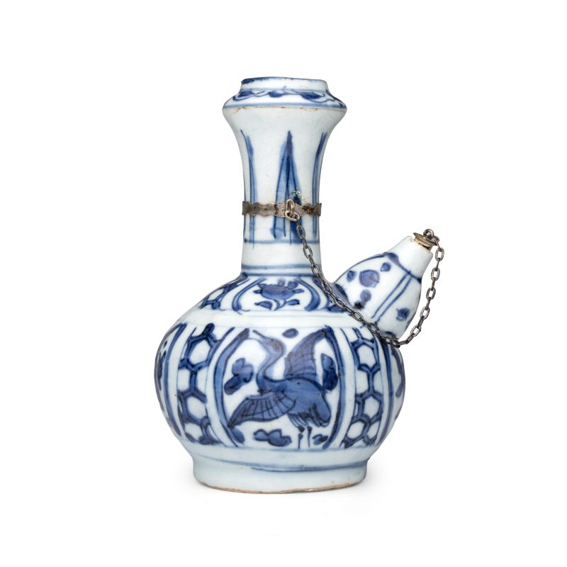 A silver-mounted Chinese blue and white 'Cranes' miniature kendi - 图4