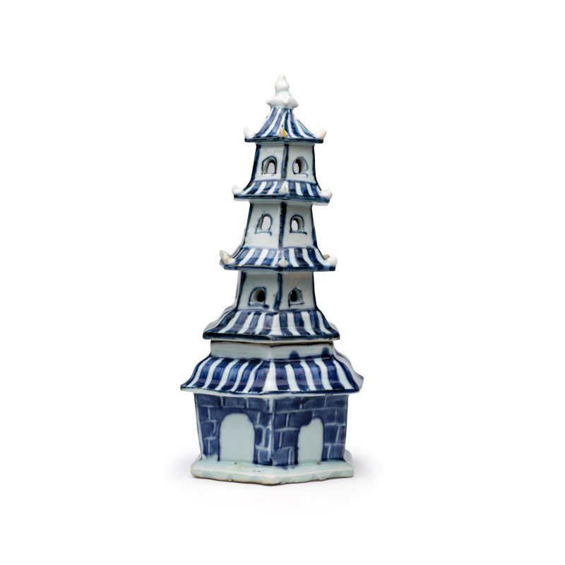 A very rare Chinese blue and white pagoda-shaped incense burner - 图3