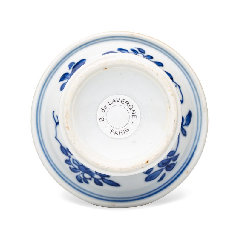 A pair of Chinese blue and white salts with antiquities design - 图8