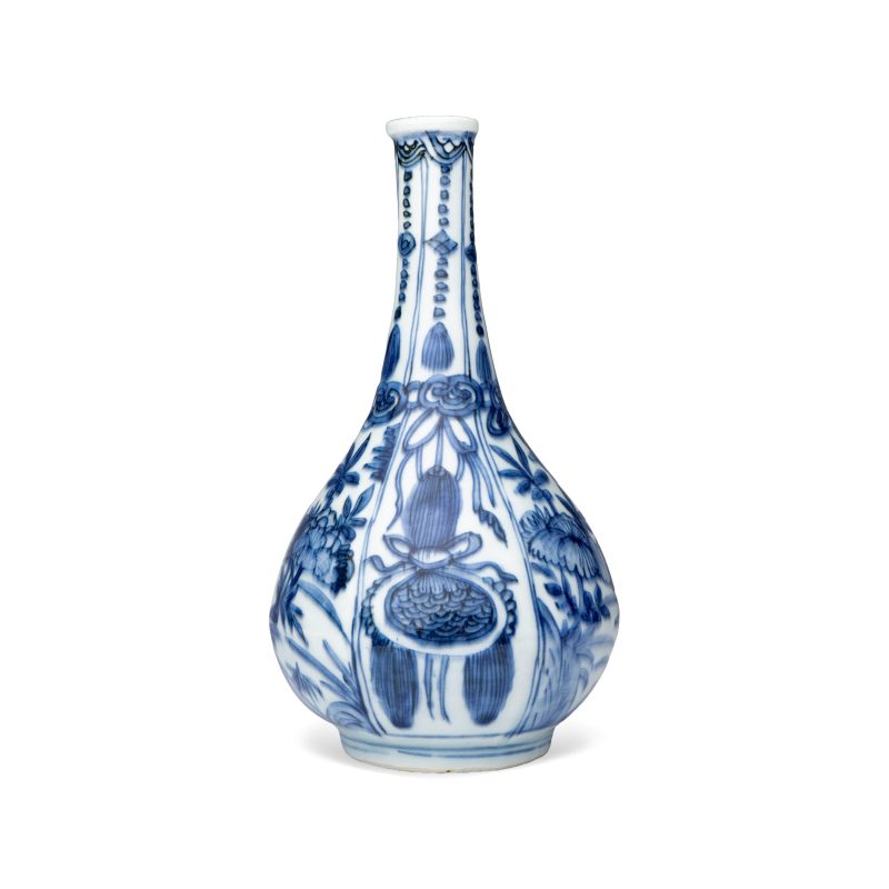 A Chinese blue and white 'Auspicious Emblems and Peonies' pear-shaped vase - 图5